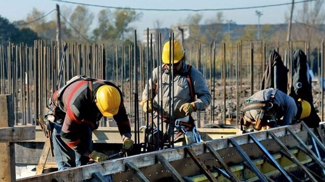 trabajadores construcción obrero
