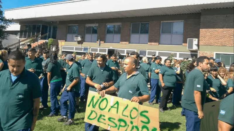 protestas por despidos masivos