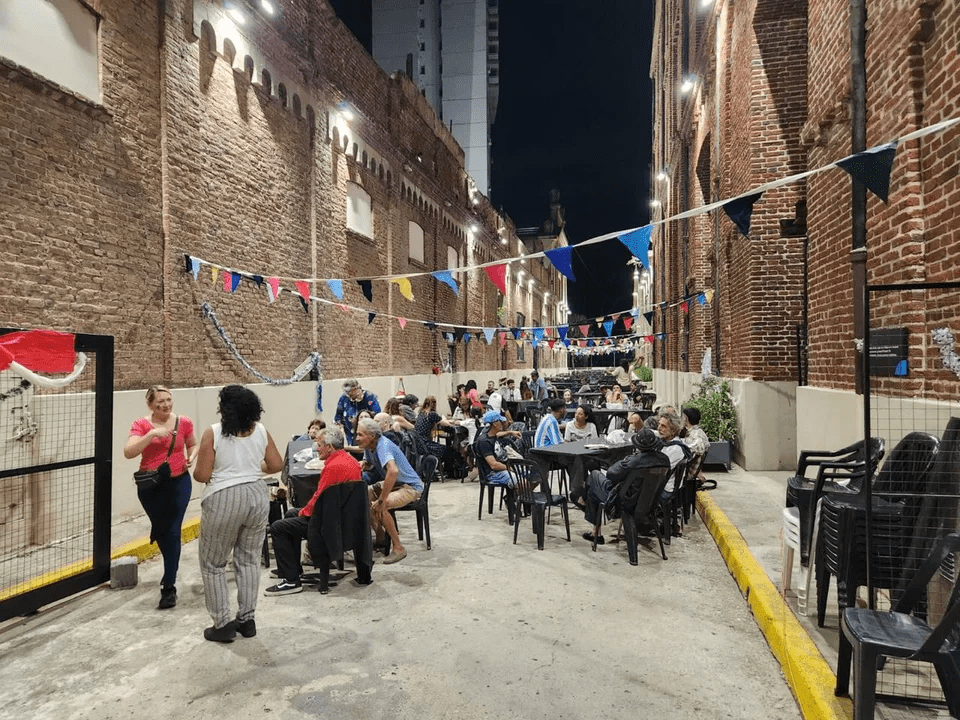 cena navideña en barrio alberdi