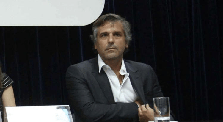 Pedro Lines Licenciado en Economía de la Universidad de Buenos Aires