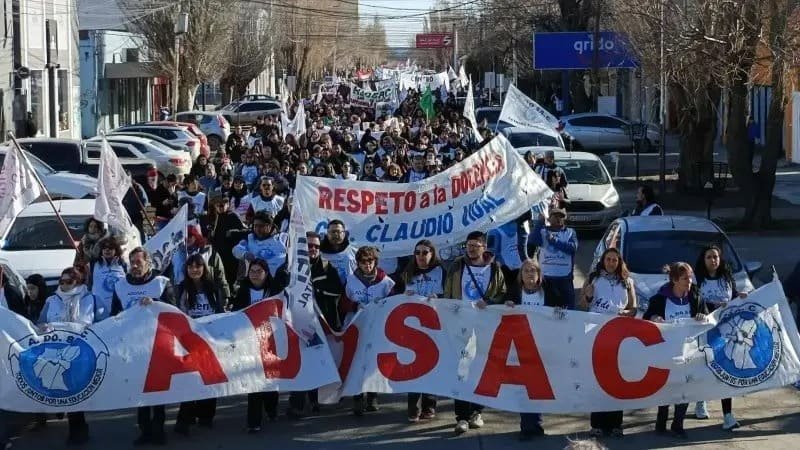protestas de docentes en Santa Cruz
