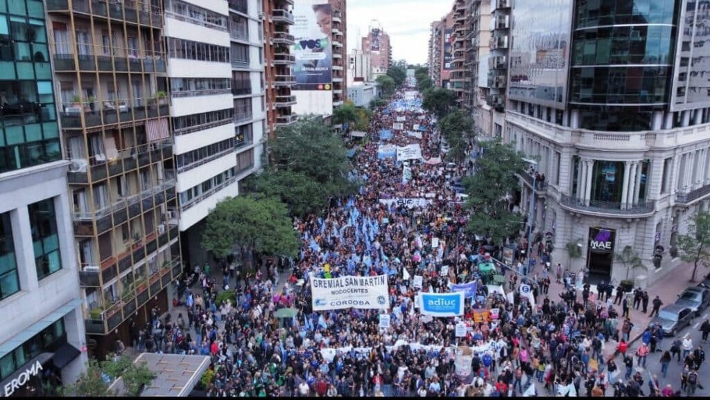 marcha-universitaria-en-cordoba-1024x578 (1)