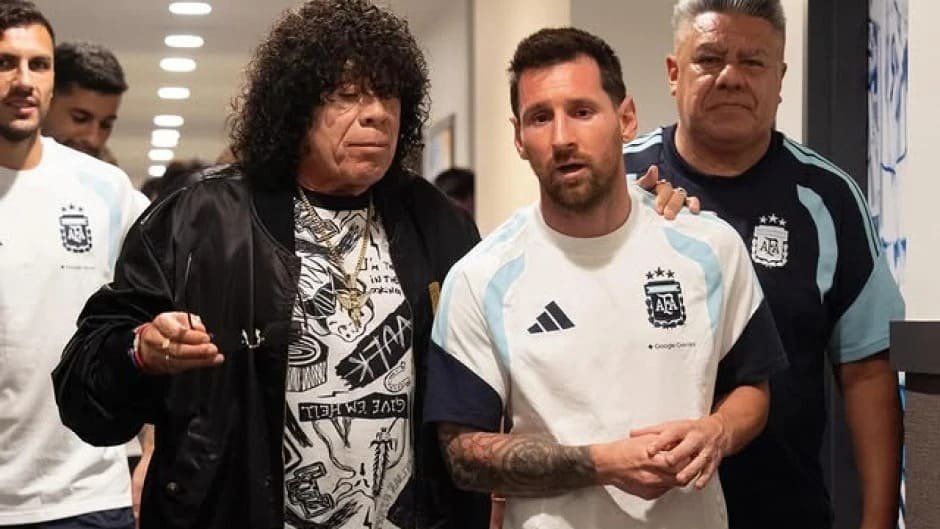 La Mona Jimenez y la Seleccion
