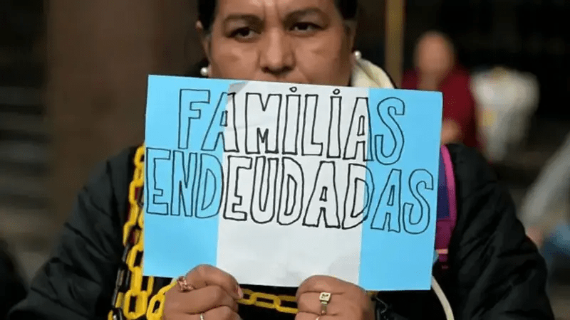 FAMILIAS ENDUDADAS