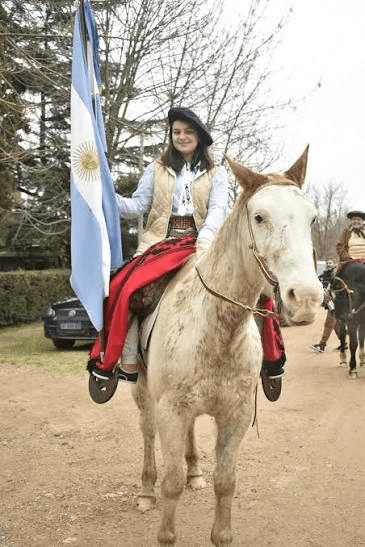 MUJER GAUCHA